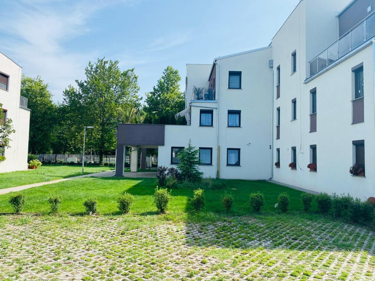 Liszt Ferenc Apartments Kecskemet Bagian luar foto